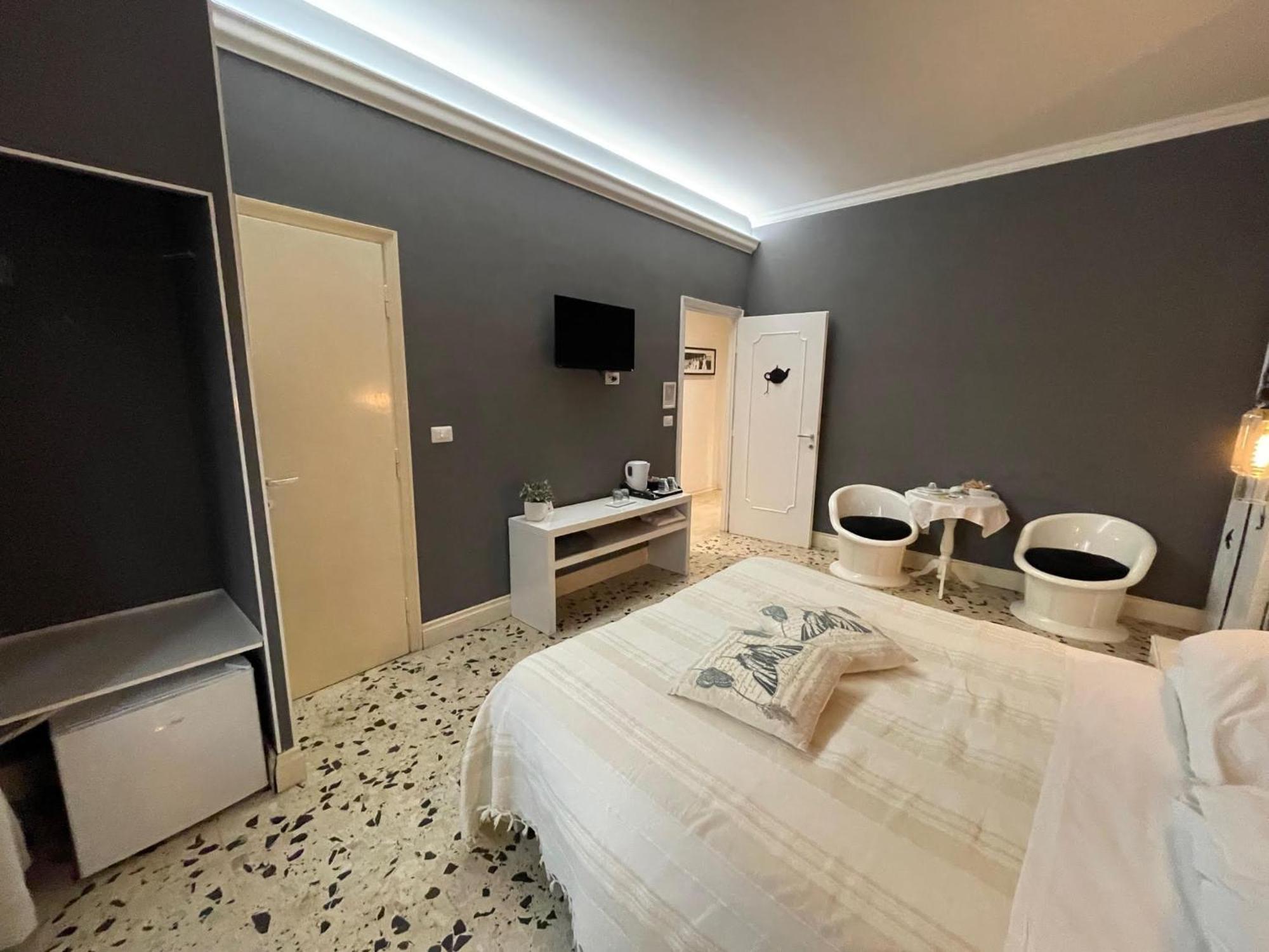 Tiburtina Garden Bed and breakfast 2*